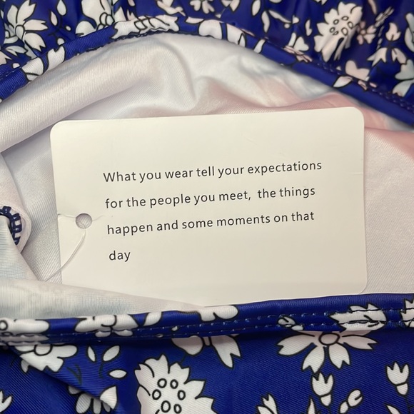 2/$30 New floral ruffle padded swim top in blue and white size Large - Picture 10 of 16